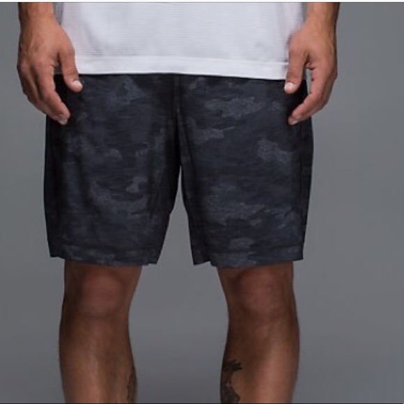 Lululemon Blue Gray Camo Pace Breaker 